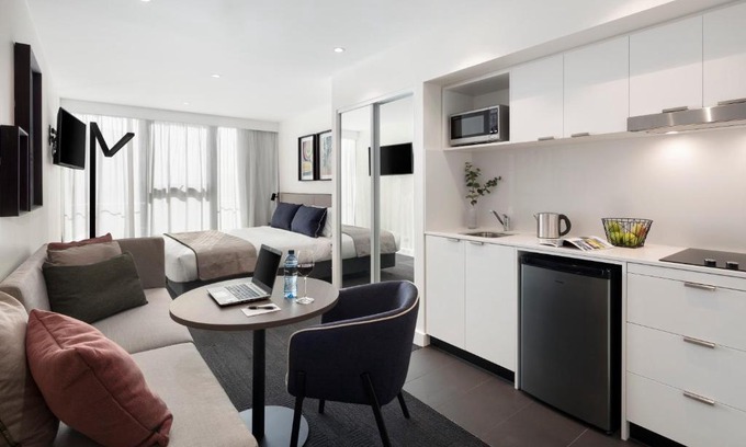 Melbourne Apartment | Quest St Kilda Road
