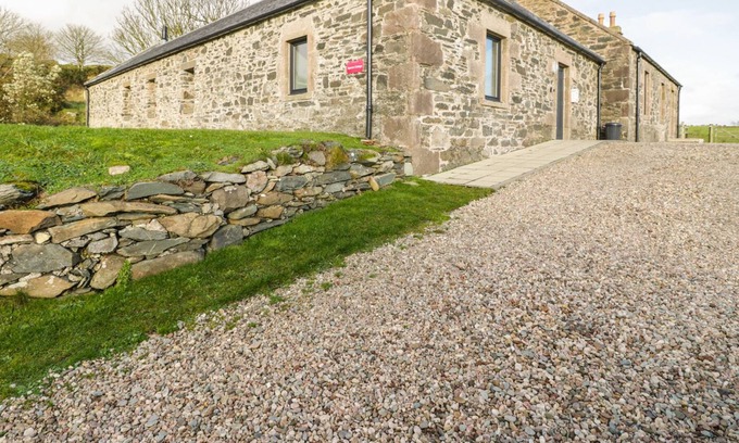 Rothesay Cottage | QUIEN EAST (SPENCE COTTAGE), pet friendly in Rothesay, Isle Of Bute