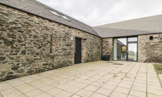 Rothesay Cottage | QUIEN WEST (BANNATYNE), pet friendly in Rothesay, Isle Of Bute