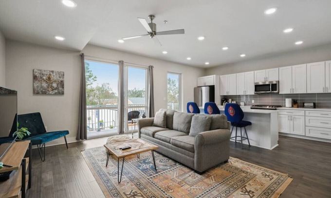 Bywater Condo | Quiet 1 Bedroom/1.5 Bath Condo in Bywater!
