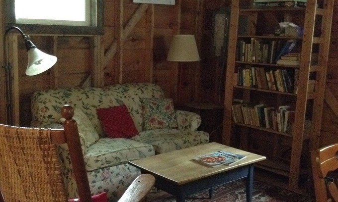 Blue Hill Cabin | Quiet 2-bedroom cabin in scenic Blue Hill with WiFi, AC