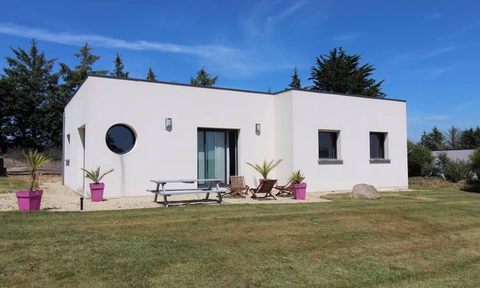 Lannion House | Quiet 2-bedroom house near Perros-Guirec