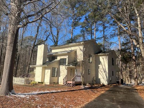 Chapel Hill House | Quiet 2 bedroom house close to UNC Duke RTP