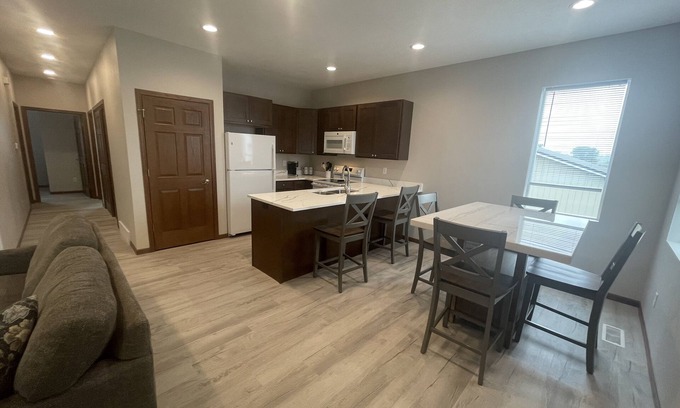 Spirit Lake Condo | Quiet 2 BR condo Spirit Lake. Minutes from Arnolds Park, Okoboji, Spirit Lake E
