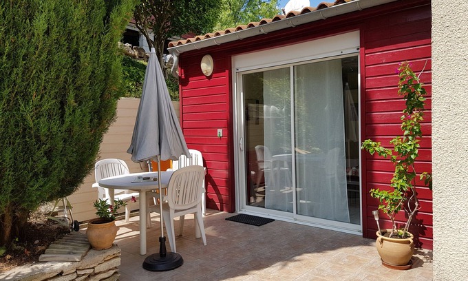 Herepian Apartment | Quiet, air-conditioned T2 apartment with terrace and parking, close to Lamalou les bains.