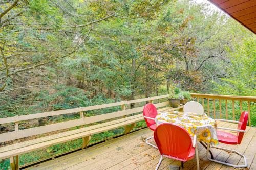 Berlin House | Quiet All-Season Creekside Escape in Upstate!
