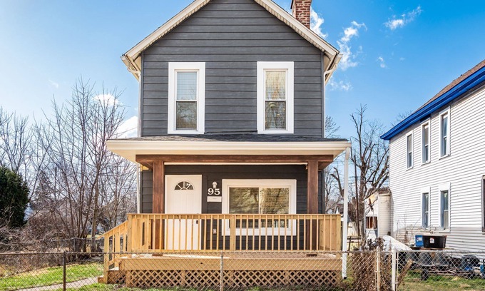 West Columbus House | Quiet and close to everything