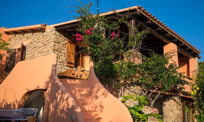 Conca Verde Apartment | Quiet and comfortable apartment with garden near the beach