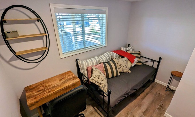 Southeast Heights House | Quiet and Cozy Casita-One Mile from Nob Hill.