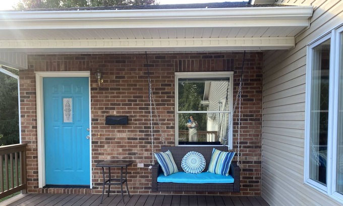 Blacksburg House | Quiet and cul de sac street 7 minutes from downtown Blacksburg or Vt