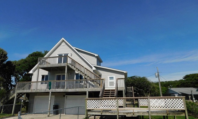 Salter Path House | Quiet and quaint beach home with easy walking access to the ocean and sound side