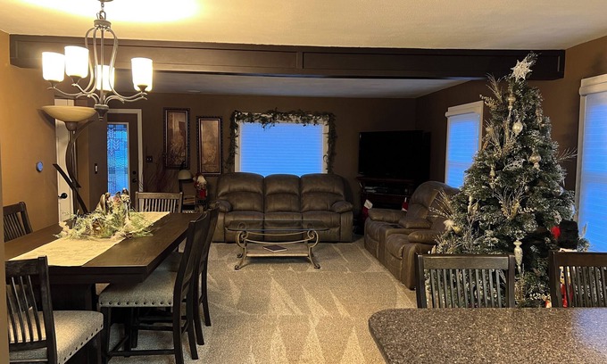 Iron Mountain House | Quiet and relaxing , located in the heart of Iron Mountain