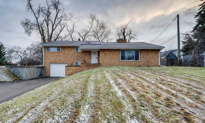 Bryant Pattengill East House | Quiet Ann Arbor Home - 2 Mi to Michigan Stadium!