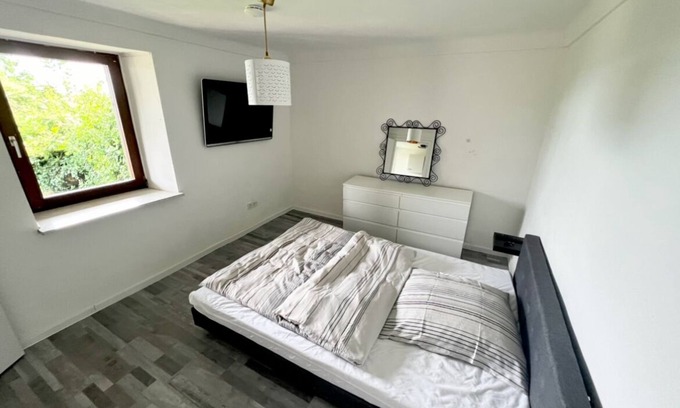 Spiesen-Elversberg Apartment | Quiet apartment with garden view