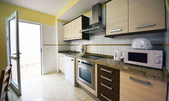 Los Realejos House | Quiet apartment, private terrace, 400 m to the beach, community pool