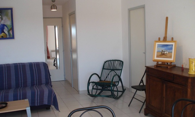 Valras-Plage Apartment | Quiet apartment 300 yards away from the beach