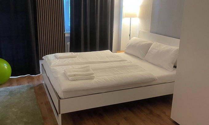 Nippes Apartment | Quiet apartment 4 min from the cathedral with office and balcony