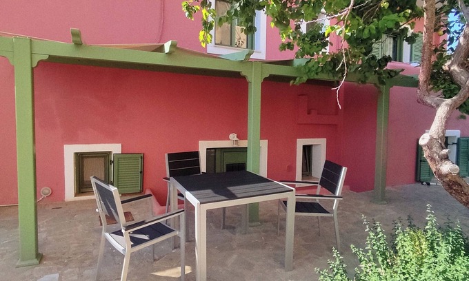 Kontos Apartment | Quiet Apartment in Marathonas - 5 min From the Beach!