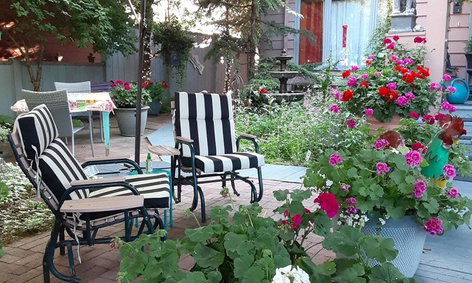 Airport Heights Community Council Apartment | Quiet apartment in the Airport Heights neighborhood. Close to Hospitals.