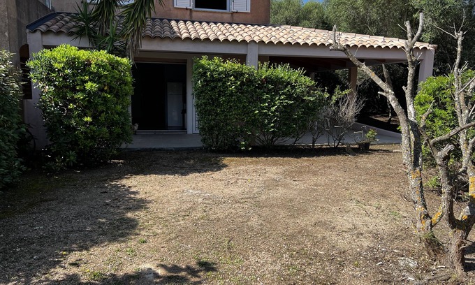 Sainte-Lucie-de-Porto-Vecchio Apartment | Quiet apartment, land 5000 sqm, ideally situated, beach Pinarello