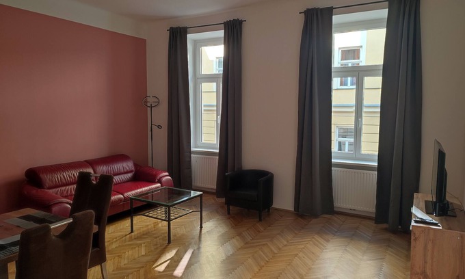 Funfhaus Apartment | Quiet apartment near the subway