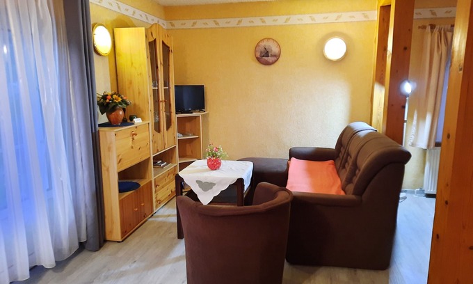 Trassenheide Apartment | Quiet apartment with terrace & playground for 2-3 people-Through the forest to the beach