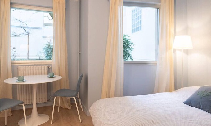 Saint-Lambert Apartment | Quiet apartment with garden view