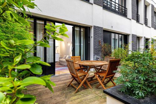 Quartier Saint-Ambroise Apartment | Quiet apartment with terrace&AC-Le Marais/Bastille