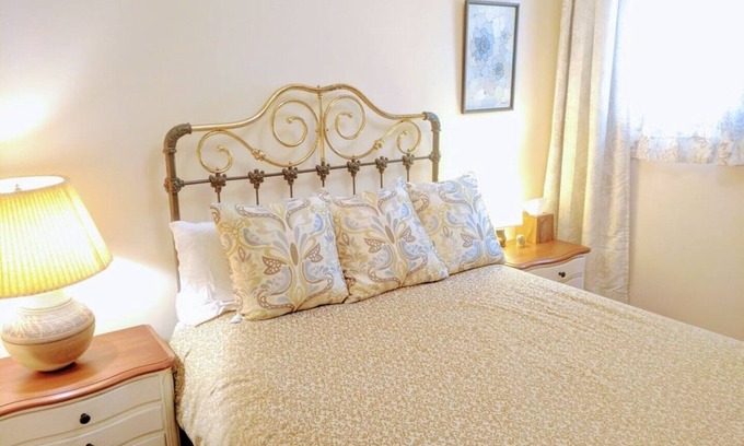 Russian Hill Bed & Breakfast | Quiet Bedroom Perfectly Located - Restored Redwood Home North Beach