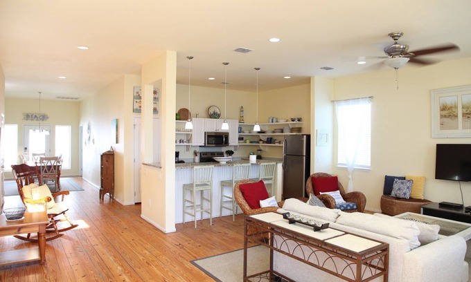 Port Aransas House | Quiet, Big, Bright and Beautiful! Perfect Beach House for Family and Friends
