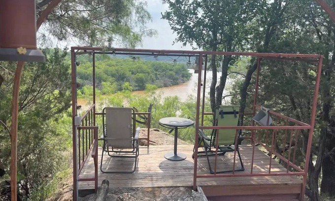 Graham Cabin | Quiet cabin on the Brazosn