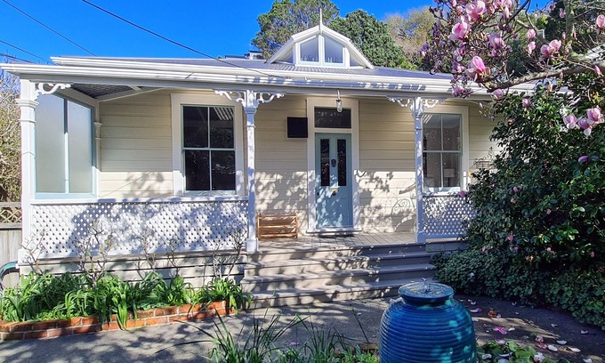 Aro Valley Cottage | Quiet City Cottage