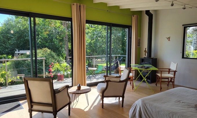 Riec-sur-Belon House | Quiet, comfortable gîte with shower-hammam in the heart of a magical garden