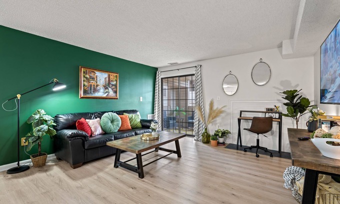 Franconia Condo | Quiet Condo~Off Street Parking