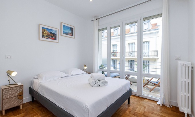 Carabacel Apartment | Quiet & Cosy 1 Bdr Downtown with Terrace – AC & Parking