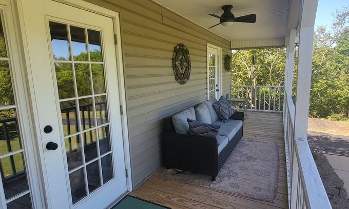 Inman House | Quiet country living close to everything