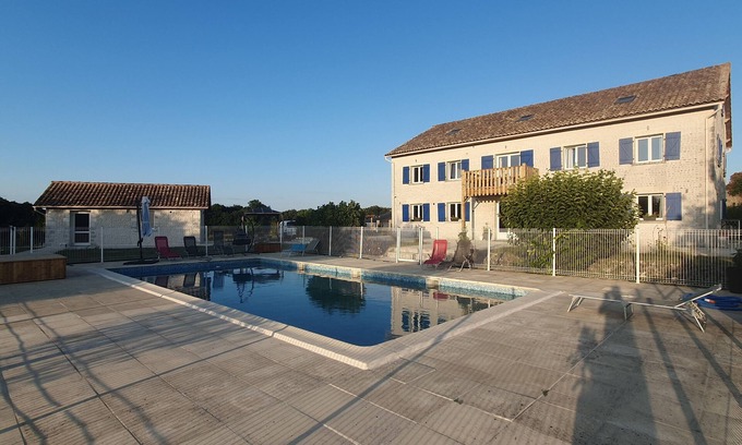 Lorignac House | Quiet countryside between vineyards and forest!