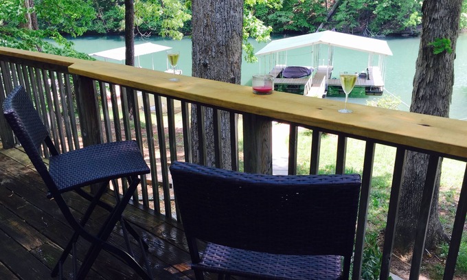 Seneca House | Quiet cove, deep water, minutes to Clemson, pet friendly, easy path to the dock