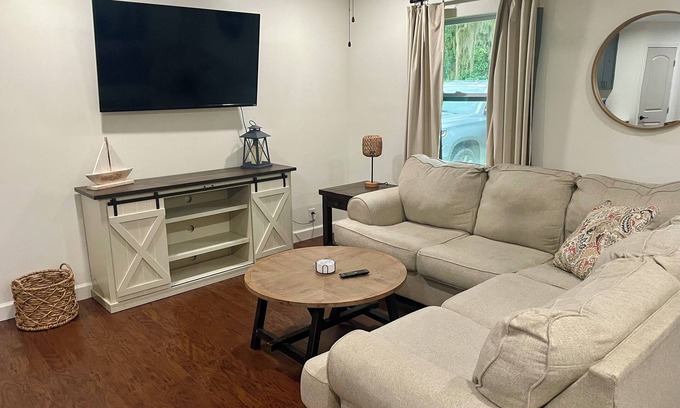 Palatka House | Quiet, cozy 3 bedroom home, across from river, in peaceful Palatka