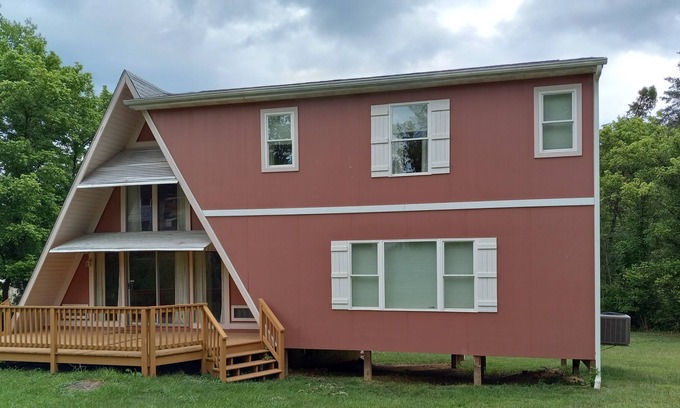 Cumberland Cottage | Quiet Cozy Cottage minutes from downtown and I-68