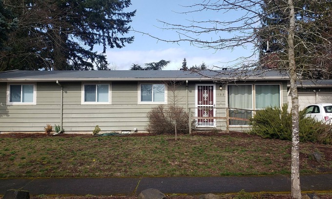 Hazelwood House | Quiet East Portland home perfect for exploring PNW