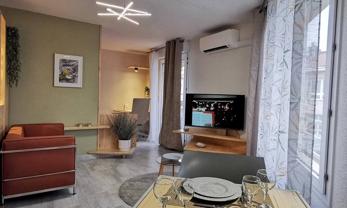 Blagnac Apartment | Quiet, friendly apartment - Private parking - Near tramway and airport