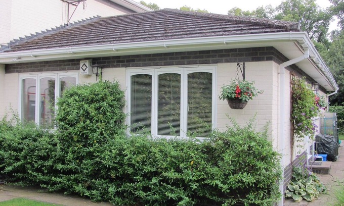 Runnymede Apartment | Quiet Garden Apartment in leafy Surrey on the edge of Windsor Great Park
