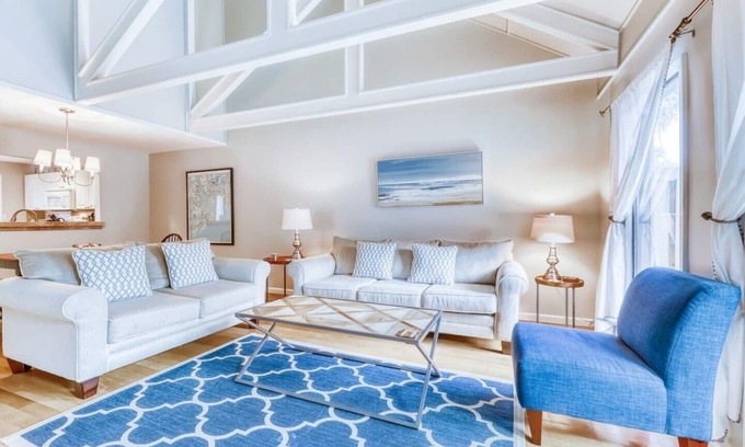 Palmetto Dunes Condo | Quiet getaway in Palmetto Dunes - 2BR/2BA Queens Grant Villa