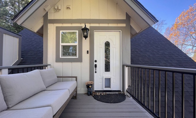 Cedar Glen Apartment | Quiet getaway with a great view