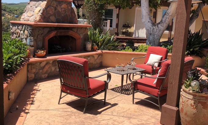 Bonsall House | Quiet Guest Home With Beautiful Views +Heated Pool and jacuzzi!