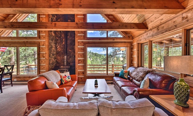 Guffey Cabin | Quiet Guffey Getaway w/Private Deck, Pond & Canoe
