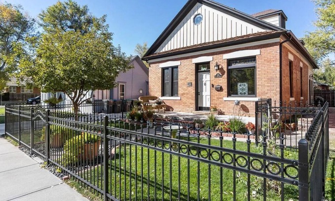 Cheyenne House | Quiet Historical Home
