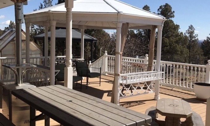 Bend House | Quiet hobby farm in beautiful Tumalo