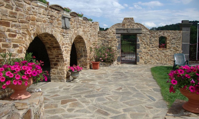 Coren House | Quiet holiday in Auvergne (discounts during August)